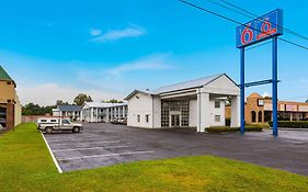 Motel 6-Alexandria, La - South